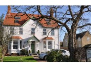 Brook House B&B, Broadway